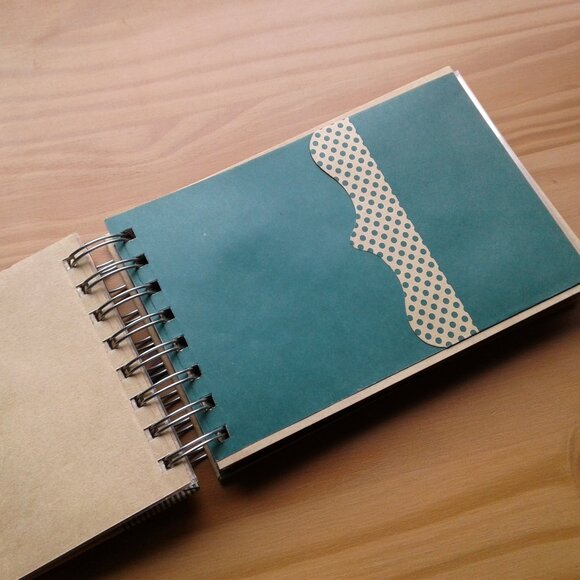 Mini Scrapbooking Album - Picture 5 of 7